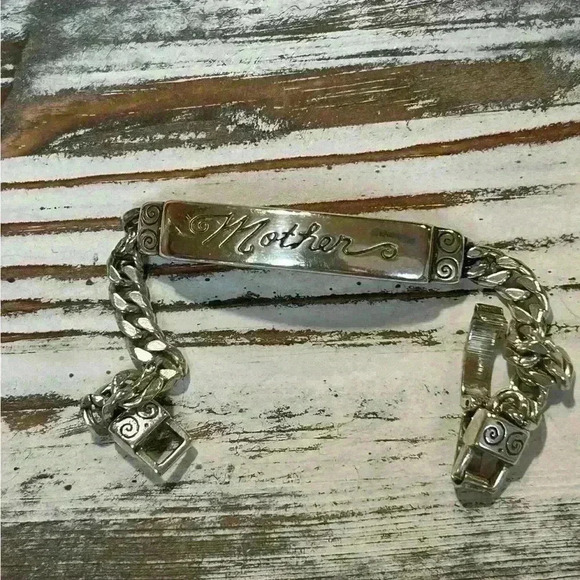 Brighton Mother’s Day “MOM” ID Chain bracelet - Picture 5 of 12